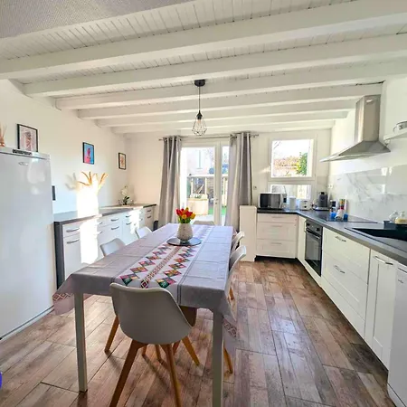 Casa de Férias Le Jardin D'angely By Cozylife Jardin Niort