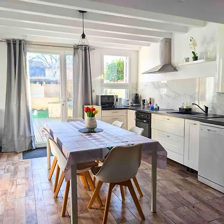 Casa de Férias Le Jardin D'angely By Cozylife Jardin Niort
