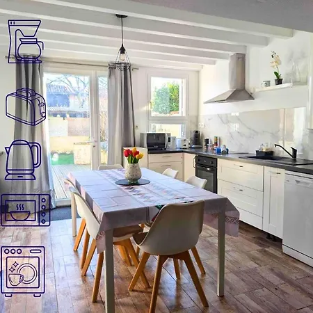 Holiday home Le Jardin D'angely By Cozylife Jardin