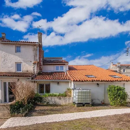 Le Jardin D'angely By Cozylife Jardin Feriehus